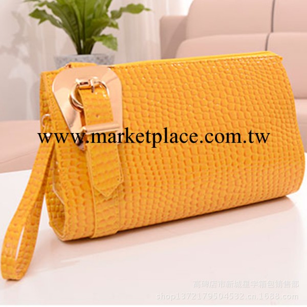 特價批發2013新款歐美潮手拿包蛇紋晚宴包單肩斜跨手抓包潮女包包工廠,批發,進口,代購