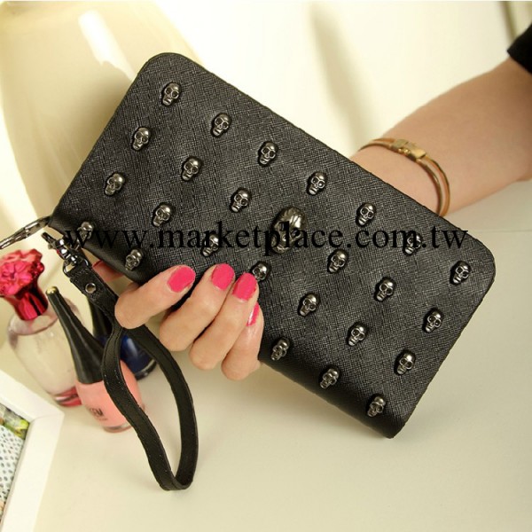廠傢供應2013新品復古鉚釘朋克風手抓包錢夾 骷髏頭鉚釘手拿包工廠,批發,進口,代購