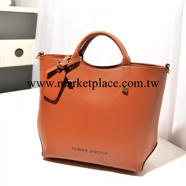 一件代發2013新款女包包大牌歐美風十字紋復古定型單肩手提斜跨包工廠,批發,進口,代購