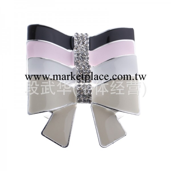 供應時尚飾品配件 畫油蝴蝶結 手機殼美容飾品iphone4貼鉆diy材料工廠,批發,進口,代購