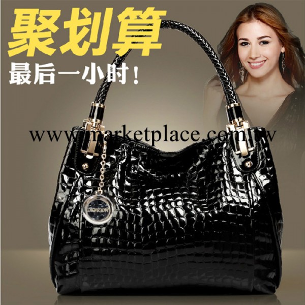 真皮女士包包新款2013女包復古鱷魚紋真皮女包可手提單肩真皮女包工廠,批發,進口,代購