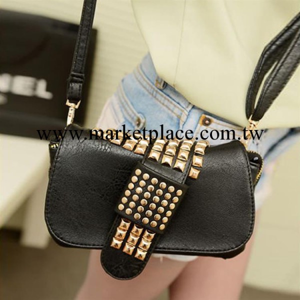 新款包包歐美朋克女包個性鉚釘手拿包時尚潮流單肩斜跨包包批發工廠,批發,進口,代購