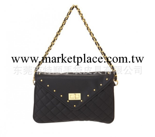 間棉包鏈條肩帶轉鎖時尚單肩斜挎包手拿包，尺寸31x21cm工廠,批發,進口,代購