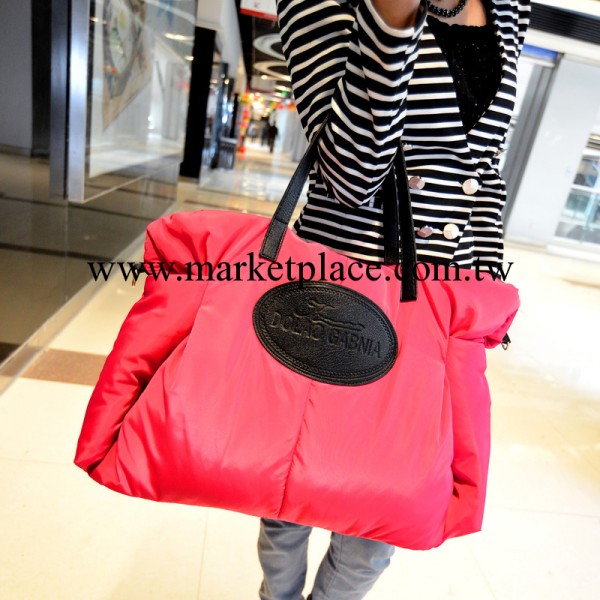 秋冬新款女包批發歐美大牌時尚百搭潮包單肩斜跨手提棉服包包工廠,批發,進口,代購