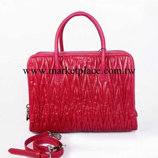 MIU-繆褶皺包 原版油皮玫紅色單肩斜挎包手提包 女包 大號RN0948L工廠,批發,進口,代購