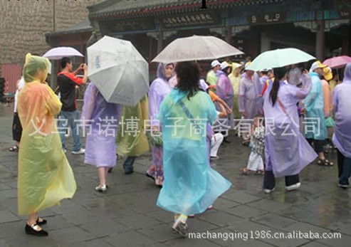 一次性雨衣（薄款） 外出旅行必備 PE環保無毒雨衣 男女雨衣工廠,批發,進口,代購