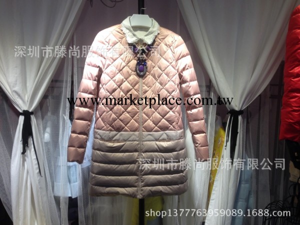 歐時力2013冬裝新款中長款修身撞色女式羽絨衣批發 1134331410工廠,批發,進口,代購