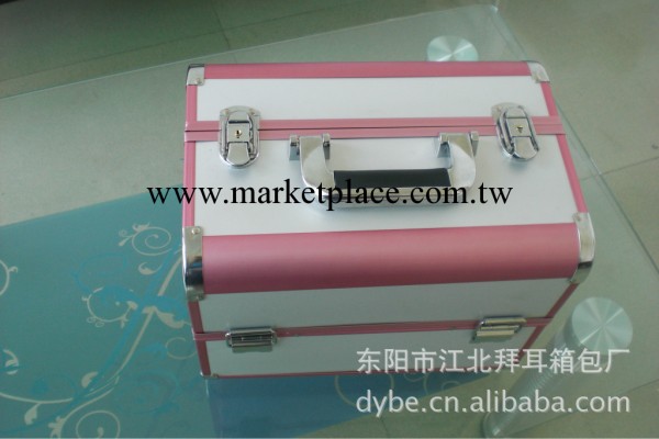 廠傢直銷2011時尚雙開化妝箱 供外貿內銷 還可來樣定做工廠,批發,進口,代購