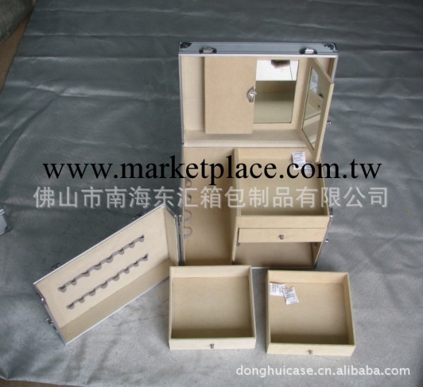 熱銷鋁合金化妝箱，化妝盒，化妝箱，手提化妝箱工廠,批發,進口,代購