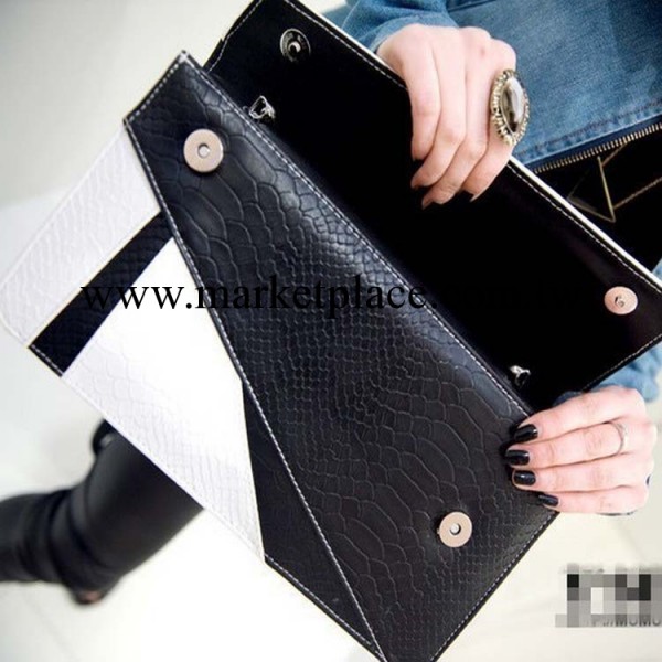 新款熱賣包郵 黑白條蛇紋時尚撞色手拿包 廠傢批發女式手拿小包包工廠,批發,進口,代購