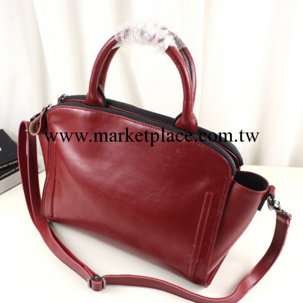 廣州批發 2013秋冬新款 休閒時尚油蠟皮雙拉鏈手提單肩真皮女包工廠,批發,進口,代購