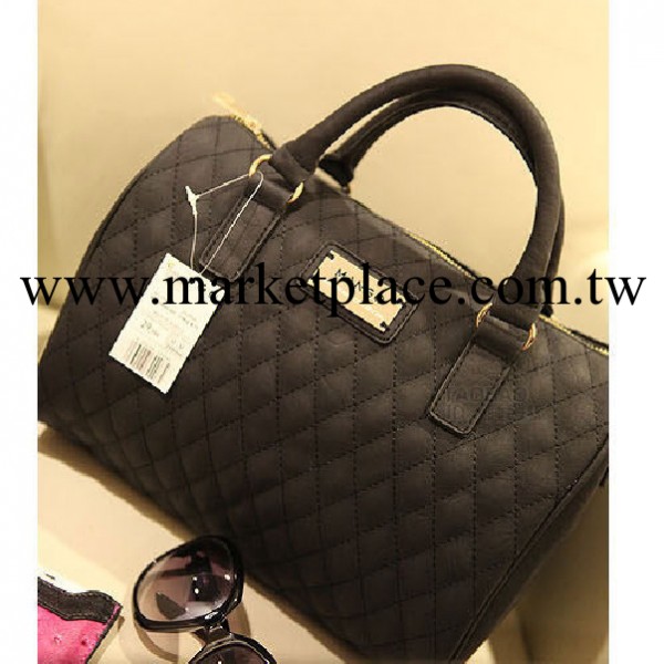 官網同步m包包單肩斜跨包手提包菱格女包2012M傢枕頭包工廠,批發,進口,代購