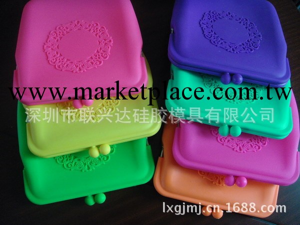 今年火熱推出矽膠方形包 矽膠手拿包 款式顏色多樣 隨心挑工廠,批發,進口,代購