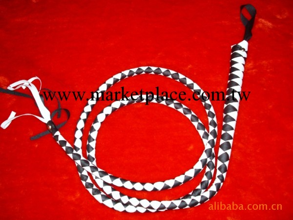 供應成人情趣黑白皮革蛇鞭、酒店情趣用品工廠,批發,進口,代購