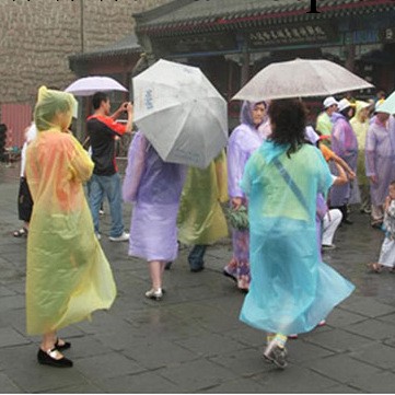 批發戶外旅行旅遊一次性雨衣 透明雨披 便攜式加長加厚雨衣工廠,批發,進口,代購