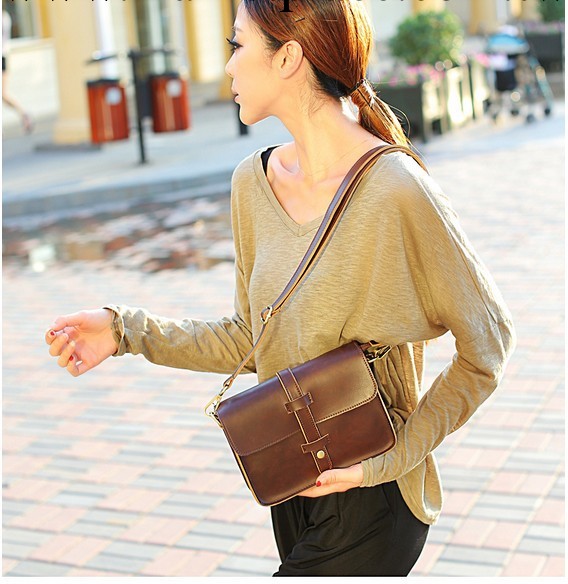 2013秋款皮帶裝飾復古小包單肩斜挎包女包潮包工廠,批發,進口,代購