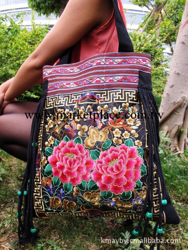 2013新款潮女式繡花包 女士包包 單肩包 搖錢樹花型斜挎包工廠,批發,進口,代購