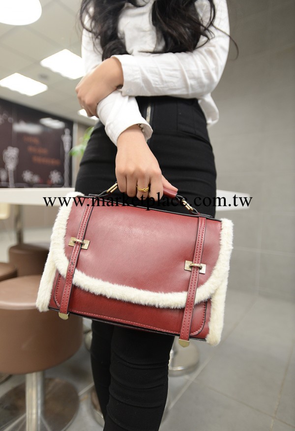 2013秋冬新款時尚休閒百搭青春潮流復古郵差單肩手提毛毛包工廠,批發,進口,代購