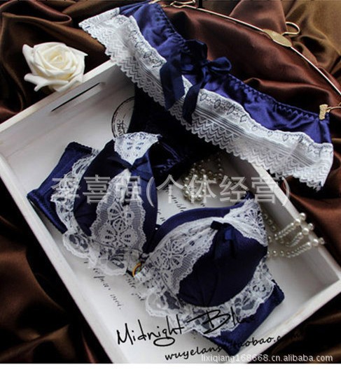 高貴藏藍女士深V性感蕾絲鉆飾三排扣內衣胸罩套裝日系可愛丁字褲工廠,批發,進口,代購