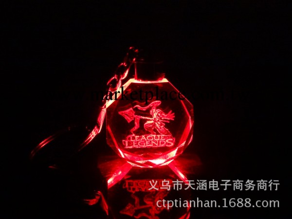 LOL英雄聯盟 水晶鑰匙扣 趙信 發光七彩水晶掛件 創意禮品 熱賣工廠,批發,進口,代購