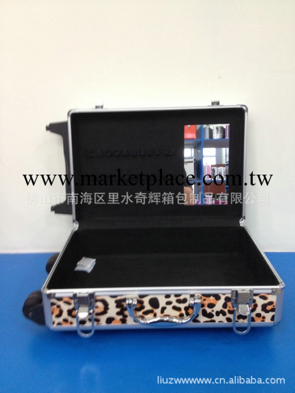 供應手提化妝箱 精美制作女士專用化妝箱 專業化妝箱批發工廠,批發,進口,代購