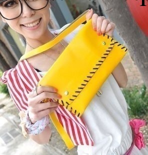 l商傢供應質量可靠、優質的 女包信封手工穿繩小包包 手拿斜跨包工廠,批發,進口,代購