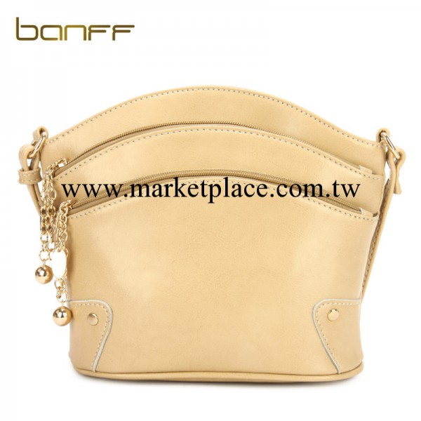 正品水桶包真皮牛皮女士女式單肩斜跨包廣州歐美潮流貝殼包分銷工廠,批發,進口,代購