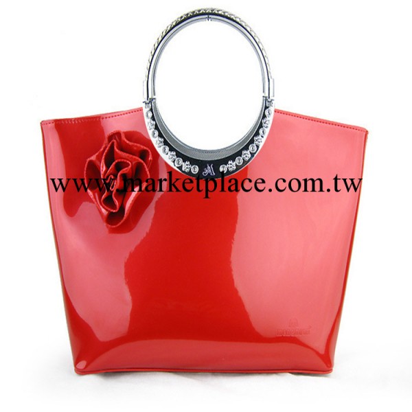 2013新款 真皮大紅色時尚機車OL手提手拿包漆皮女包廠傢直銷工廠,批發,進口,代購