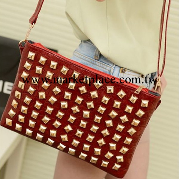 2013新款手拿包歐美朋克鉚釘信封包手拿女包單肩斜跨小包包潮工廠,批發,進口,代購