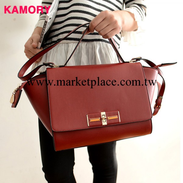 批發2013新款韓版單肩斜跨女包 英倫復古定型郵差包酒紅色包包潮工廠,批發,進口,代購