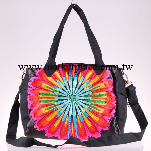 原創民族包包 雲南特色彩虹花刺繡繡花旅行包 單肩斜挎包工廠,批發,進口,代購