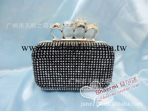 沖鉆特價麥昆骷髏頭包手抓包滿鉆戒子包晚宴包新款鉆石復古手拿包工廠,批發,進口,代購