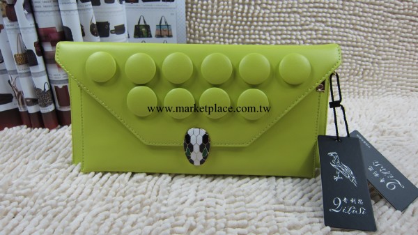 批發真皮包包 紐扣扣裝飾真皮手拿包 單肩斜跨包 2013新品晚宴包工廠,批發,進口,代購