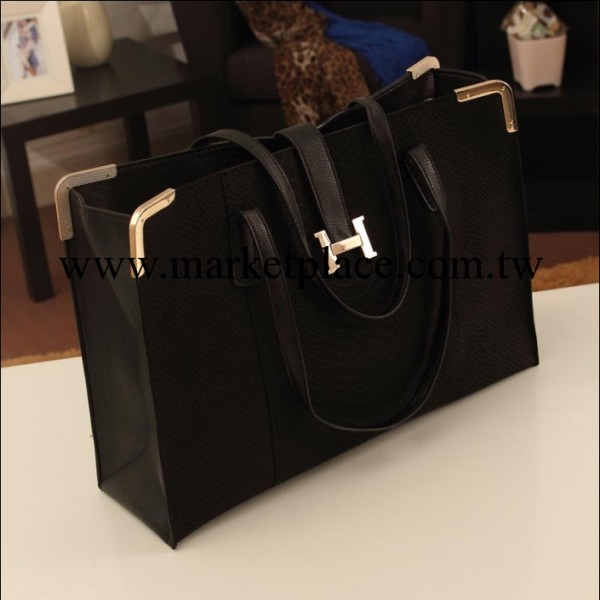 秋冬季新款潮歐美大牌復古鱷魚紋仿磨砂牛皮H鎖扣百搭手提單肩包工廠,批發,進口,代購