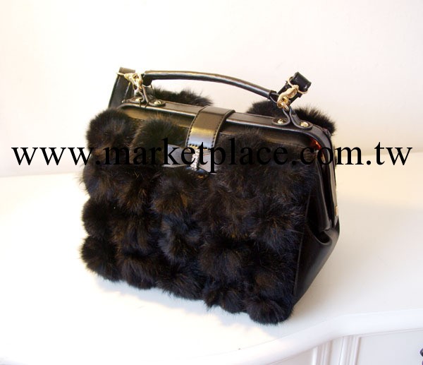 新款兔毛毛球手提包桶包黑潮蝴蝶結鑲鉆單間斜挎包包工廠,批發,進口,代購