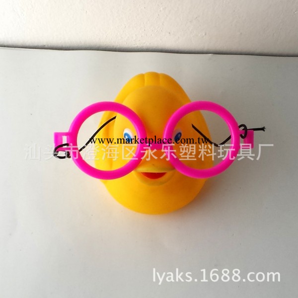 大眼鏡小黃鴨 搪膠眼鏡鴨 搪膠BB叫浮水鴨 浮水大黃鴨Vinyl duck工廠,批發,進口,代購