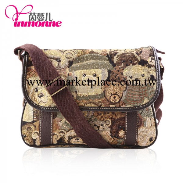 新年廠傢大優惠維尼熊佈包 小熊斜挎包 學生風運動包 休閒女包工廠,批發,進口,代購