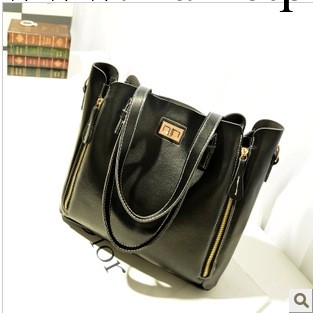 13秋冬新款金屬十字扣皮女包包 兩側拉鏈裝飾單肩包 斜挎包中包工廠,批發,進口,代購