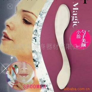 韓熱銷小臉勺子美顏棒~不銹鋼~面部刮痧板~刮眼面膜工廠,批發,進口,代購