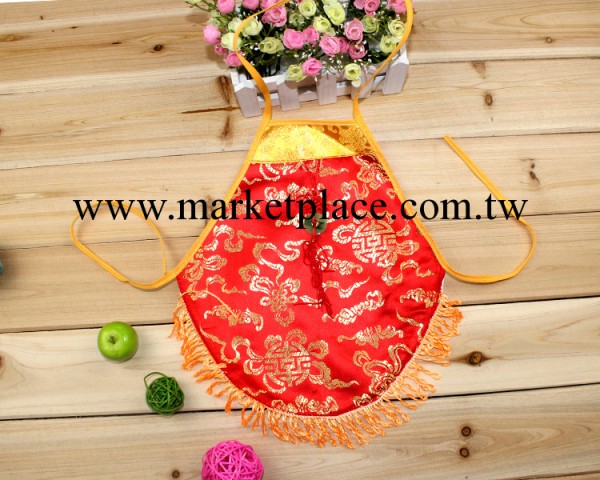 廠傢供應14新款 寶寶肚兜大紅絲綢圍兜 嬰幼兒肚兜批發 嬰兒用品工廠,批發,進口,代購