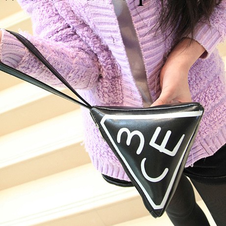 2014年新款歐美時尚手拿包三角形字母便宜手拎女包手機包化妝包包工廠,批發,進口,代購