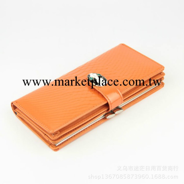 新款漆皮女士手拿包特價錢包 多卡位 蛇頭搭扣 地攤熱賣 廠傢直銷工廠,批發,進口,代購