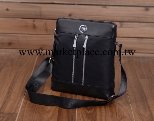 外貿熱銷 男士單肩手提兩用包 經典款時尚拉鏈款休閒包包批發工廠,批發,進口,代購