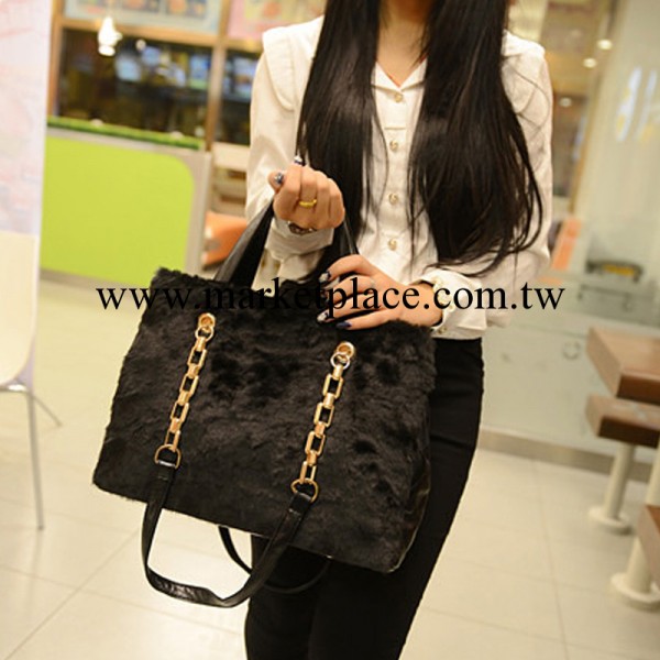 批發2013新款歐美毛毛方形手提包金屬鏈斜挎兩用包女包一件代發FC工廠,批發,進口,代購