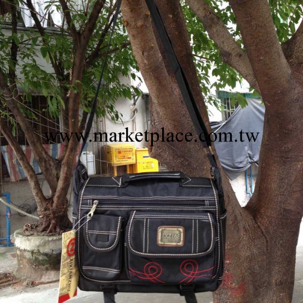 8129供應多功能帆佈兩用男包  功能包 單肩斜挎包 廠傢直銷工廠,批發,進口,代購