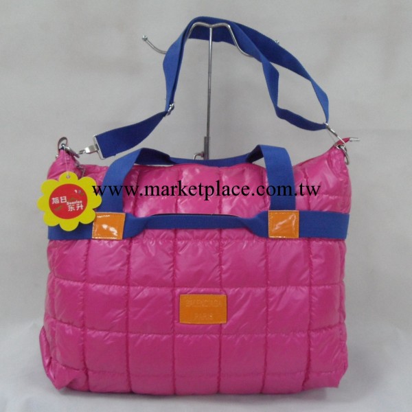 供應羽絨衣料休閒挎包 058時尚兩用歐美風挎包 廠傢直銷工廠,批發,進口,代購