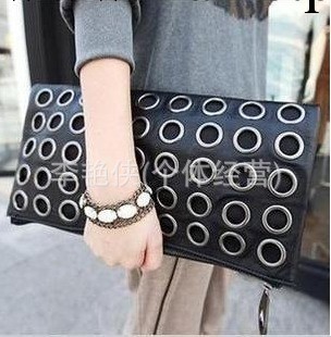 新款KoStyle]2012韓國金屬朋克圓形鉚釘兩用手拿包斜挎包女包工廠,批發,進口,代購