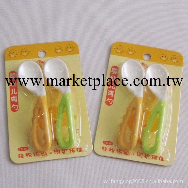 供應嬰兒用品批發小雞卡迪4029嬰幼兒彎勺寶寶吃飯勺子母嬰用品工廠,批發,進口,代購