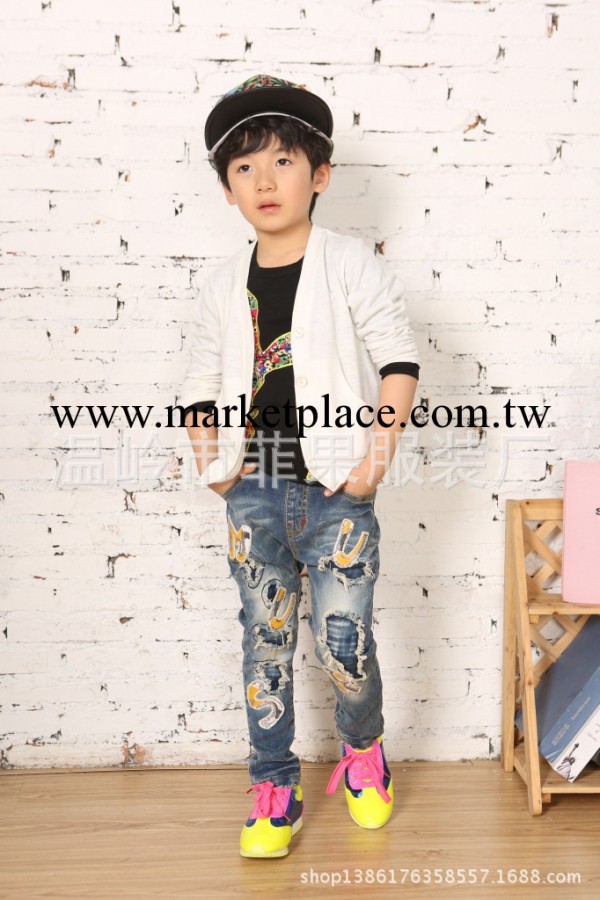 鯊鯊舫字母繡花潮流破洞春款系韓版時尚男婦童牛仔褲批發工廠,批發,進口,代購