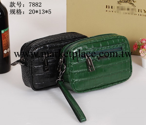 7882 進口鱷魚紋手拿包包 男女通用 十足明星范 廠價直銷特價款工廠,批發,進口,代購